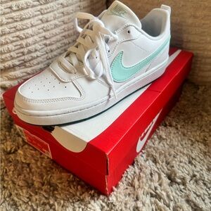 Nike White and Green Retro Sneakers